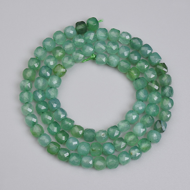 Mărgele de agată verde, tăiate în formă de cub, 4,5×4,5 mm, lungime aproximativă 39 cm, pe șnur