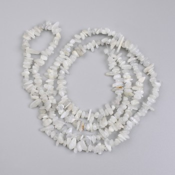 Mărgele de adular fragmente, diametru 4–10×2–4 mm, lungime 78 cm pe fir