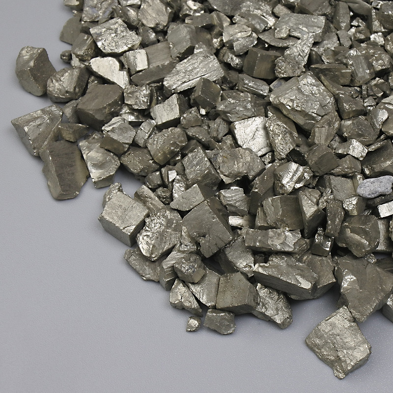 Pirita naturală - fragmente fără gaură 2-12×3-8 mm ± (pentru 100 g ±)