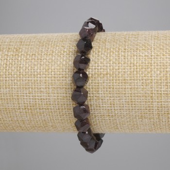 Brățară din granat cu fațete multifacetate, diametru aproximativ 7,5×7 mm, lungime 18 cm, elastică