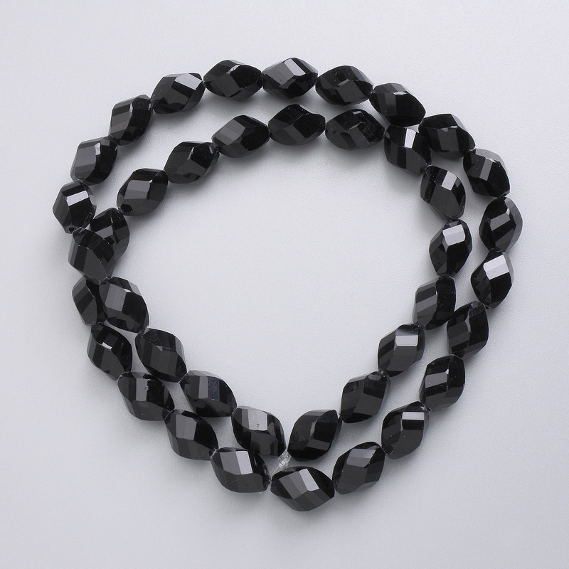 Mărgele negre mate din cristal ceh pe fir, formă romb facetat, diametrul aproximativ 11×7,5 mm, lungime 44 cm +