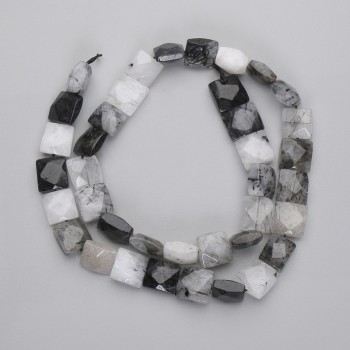 Mărgele din cuart rutilit, cu aspect păr, facetate, pătrate, diametrul 9–10 mm, lungime 39 cm +/- pe șnur