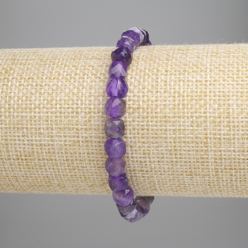 Brățară din ametist tăiat în cuburi, dimensiune 6×6 mm, lungime 18 cm ±, elastică