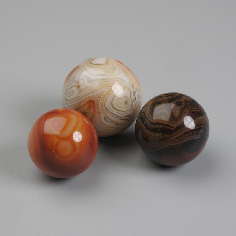 Bilă decorativă din Sardonyx, diametrul 24-35 mm +/- (dimensiune asortată) (Preț pentru 100 g)