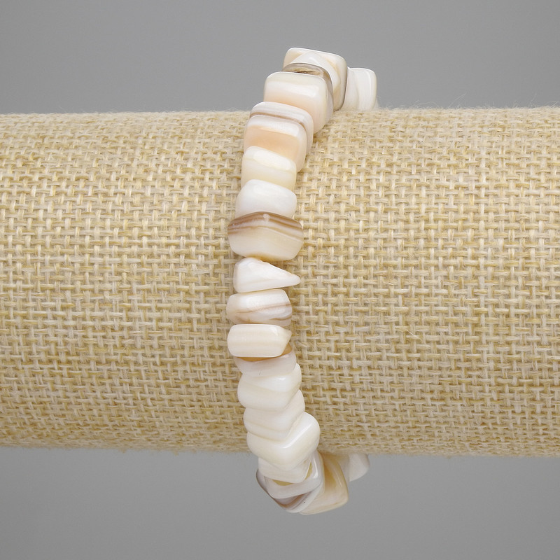 Brățară sidef fațetată 7–9×3–5 mm, lungime 18 cm, pe elastic