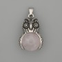 Pandantiv Bufniță din cuar roz, metal argintiu, diametrul 30x20 mm +/-, lungimea 37 mm+