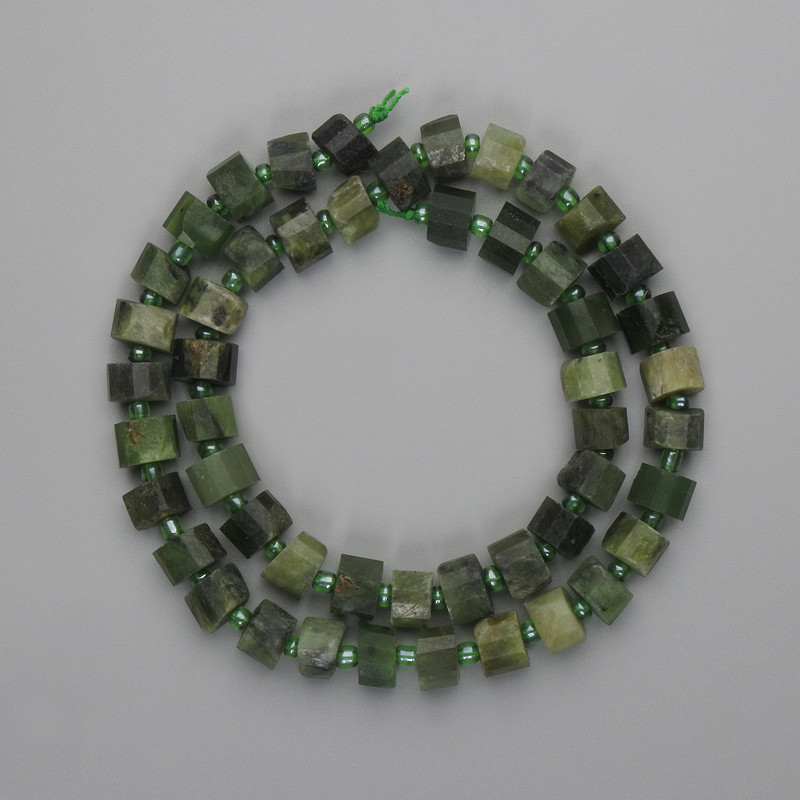 Mărgele jadit fațetate rondel 8x5 mm, 6 mm, ± mărgele de nisip 3 mm ±, lungime 40 cm