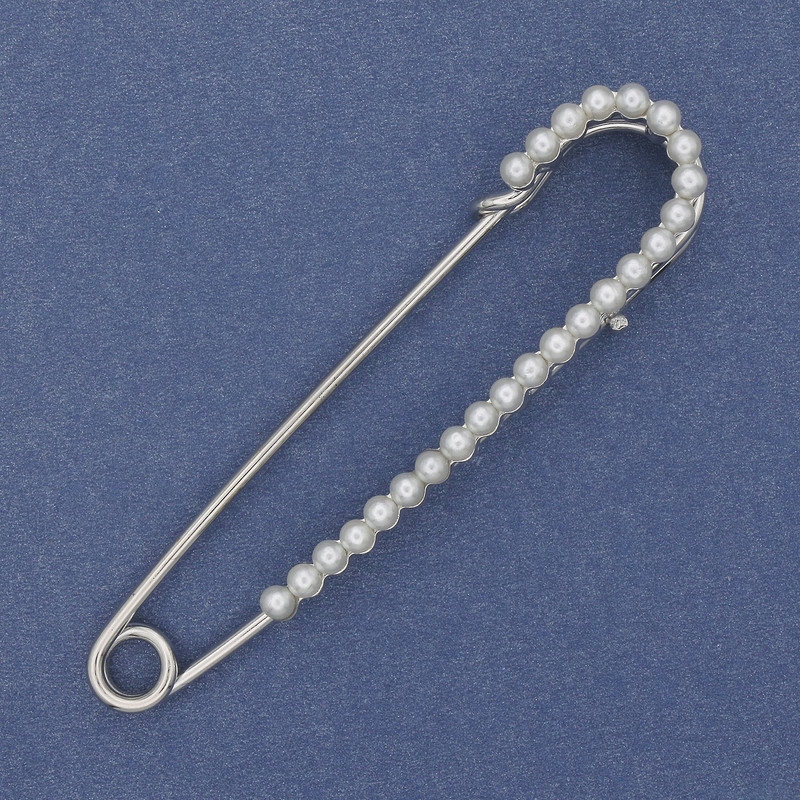 Broșă cu ac cu perle albe, 70×16 mm ± metal argintiu