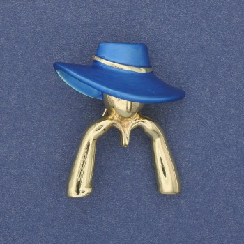 Broșă Fată în pălărie albastră, metal auriu, 34×30 mm+