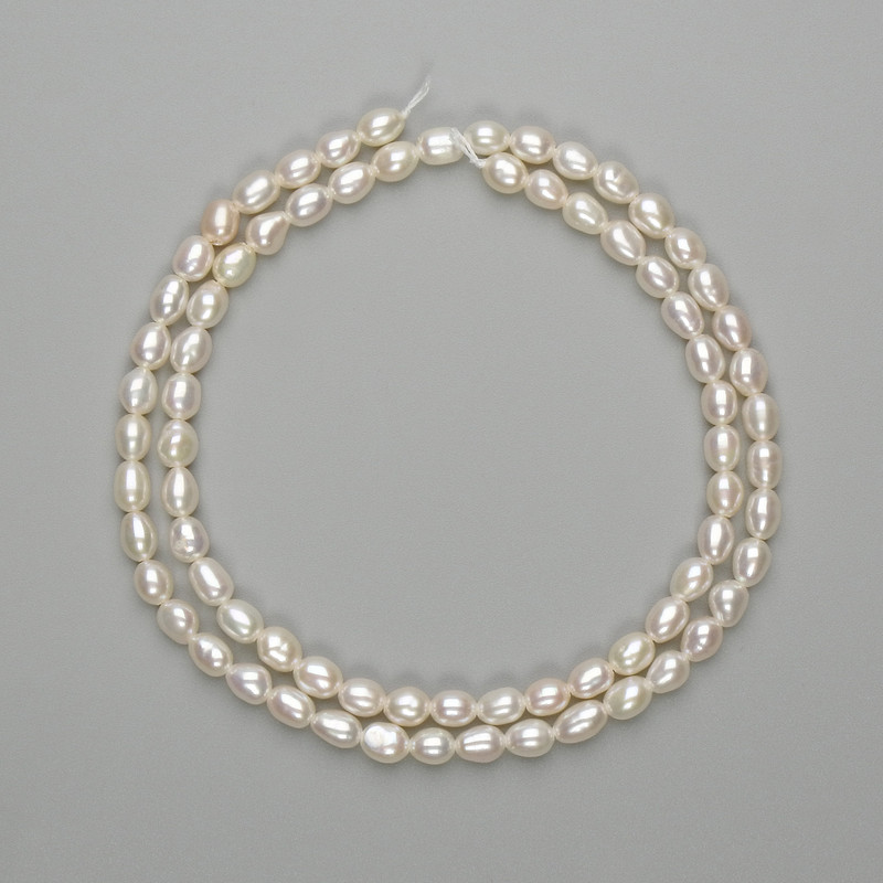Mărgele din perle naturale de râu 5–5,5×4 mm, lungime 39 cm ±, pe șnur