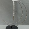 Suport Lună pentru minge, 24×17 cm ±, cu picioare de 10 cm ±, lungimea lanțului 16 cm ±, metal argintiu