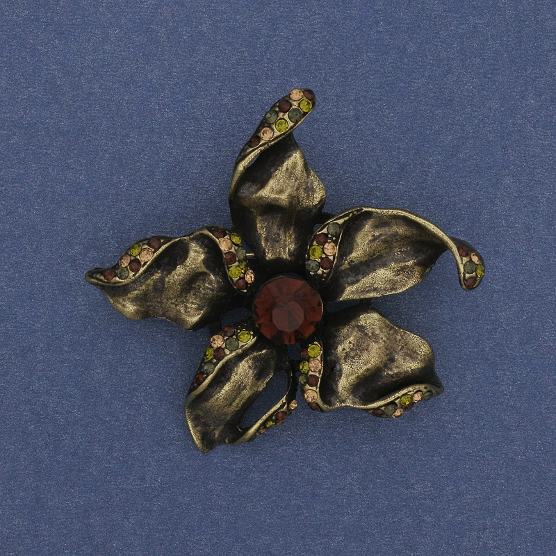 Broșă Floare cu cristal roșu, strasuri, culoare metal bronz, 47×40 mm+