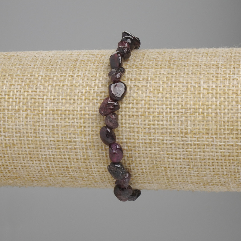 Brățară din granat facetat, diametrul 5–8×5–7 mm, lungime 18 cm, elastică