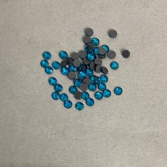 Strasuri albastre pentru fixare la rece, diametrul 4 mm, ambalaj 35 g (±)