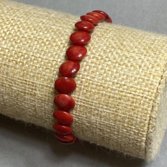 Brățară din coral – monede 8 mm, lungime 18 cm, pe elastic