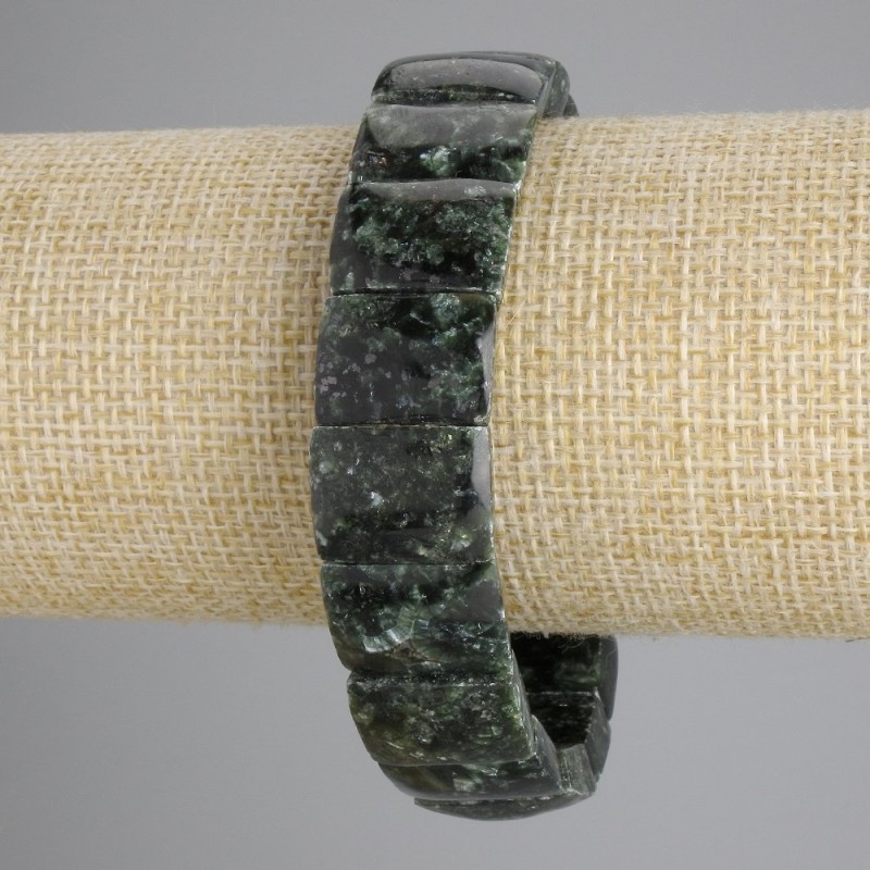 Brățară din piatră naturală serafinit, zale netede, diametrul 15x12 mm, lungime 18 cm ±, pe elastic