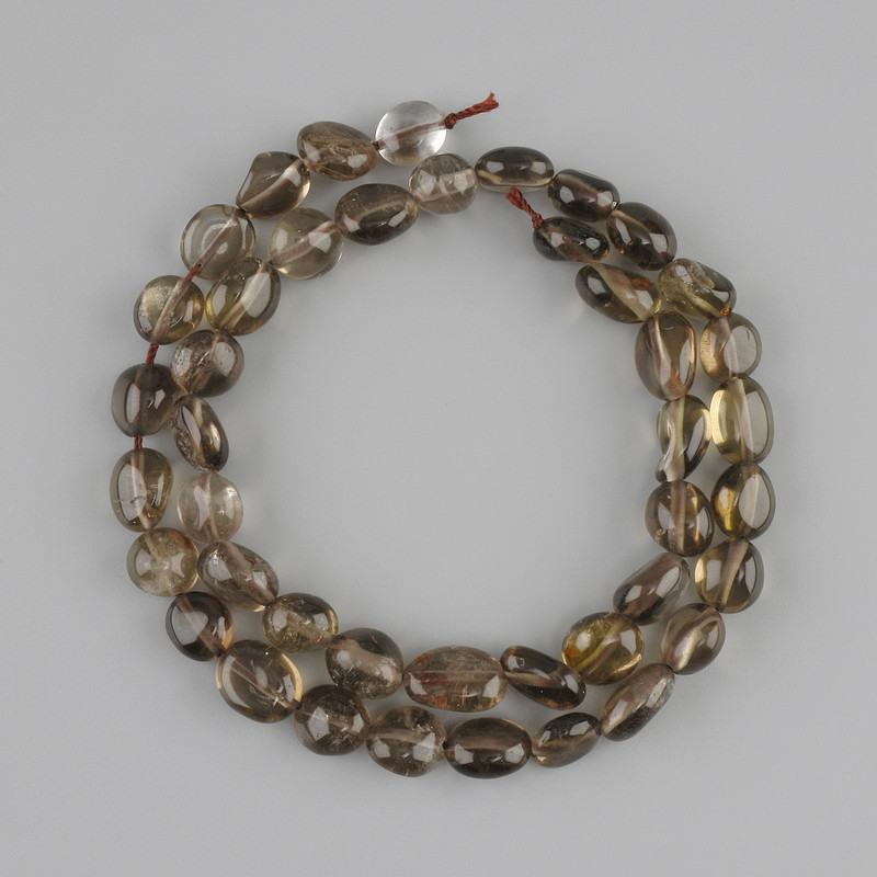 Mărgele topaz fumuriu, în formă cabochon, diametrul 9,5–12×7–8 mm ±, lungimea firului 40 cm ±