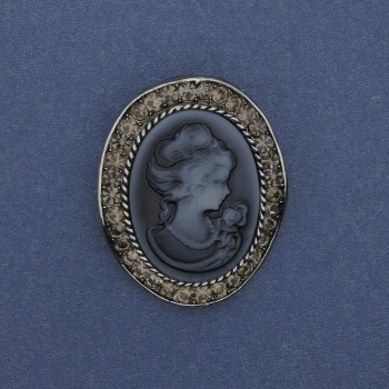 Broșă camee «Doamnă» cu strasuri, metal argintiu, 43×38 mm +