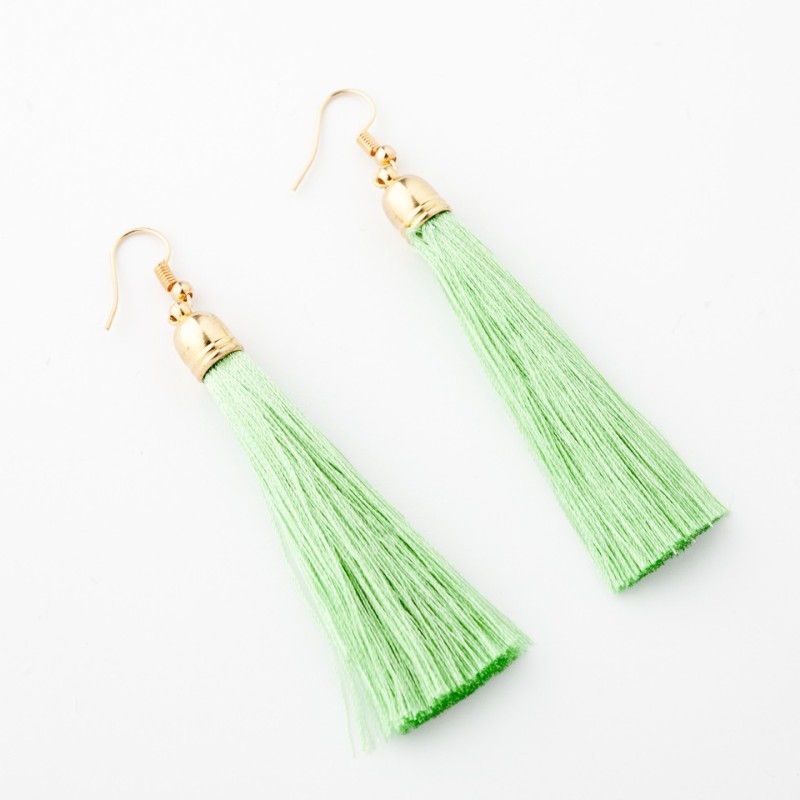 Cercei cu ciucuri verde deschis, lungime 8 cm, culoare metalului: auriu