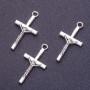 Pandantiv cruci răstignire, lungime 28 mm, gaură Ø1,5 mm, culoare argintiu, finisaj argintiu, 20 g +/- 19 bucăți