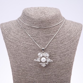 Pandantiv pe lanț Bufniță cu perlă, ochi albi, lungime 75 cm, diametru 4×3,5 cm