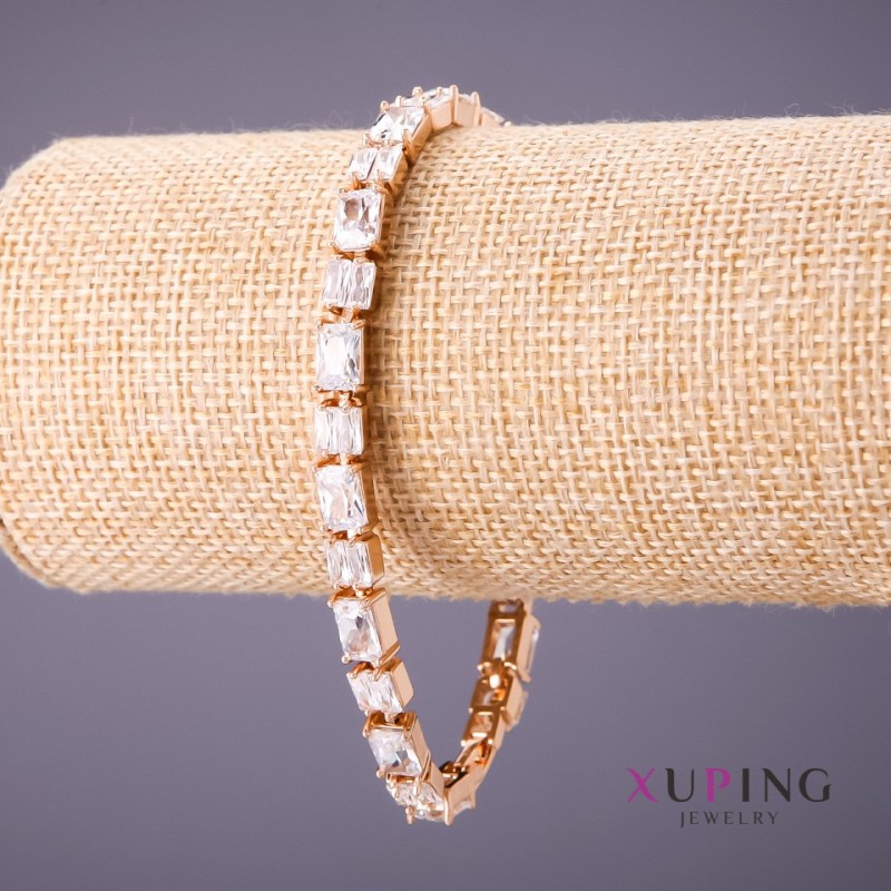 Brățară Xuping cu pietre albe, lungime 18–20 cm, grosime 6 mm, culoare aurie