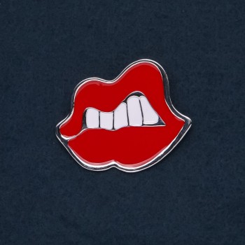 Broșă «Buze» 46×37 mm