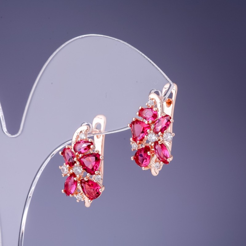 Cercei cu cristale de culoare zmeură, metal auriu, 19×10 mm