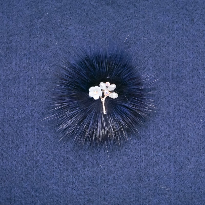 Broșă din blană de nurcă albastră cu floare, diametrul de 50 mm