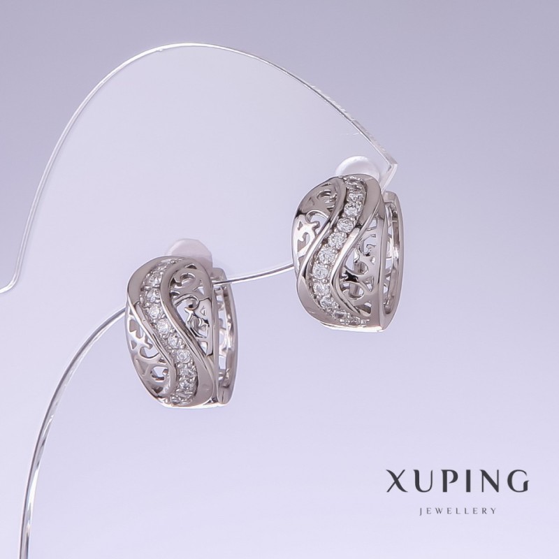Cercei Xuping cu strasuri albe, lungime 15 mm, grosime 10 mm, acoperire rodiată