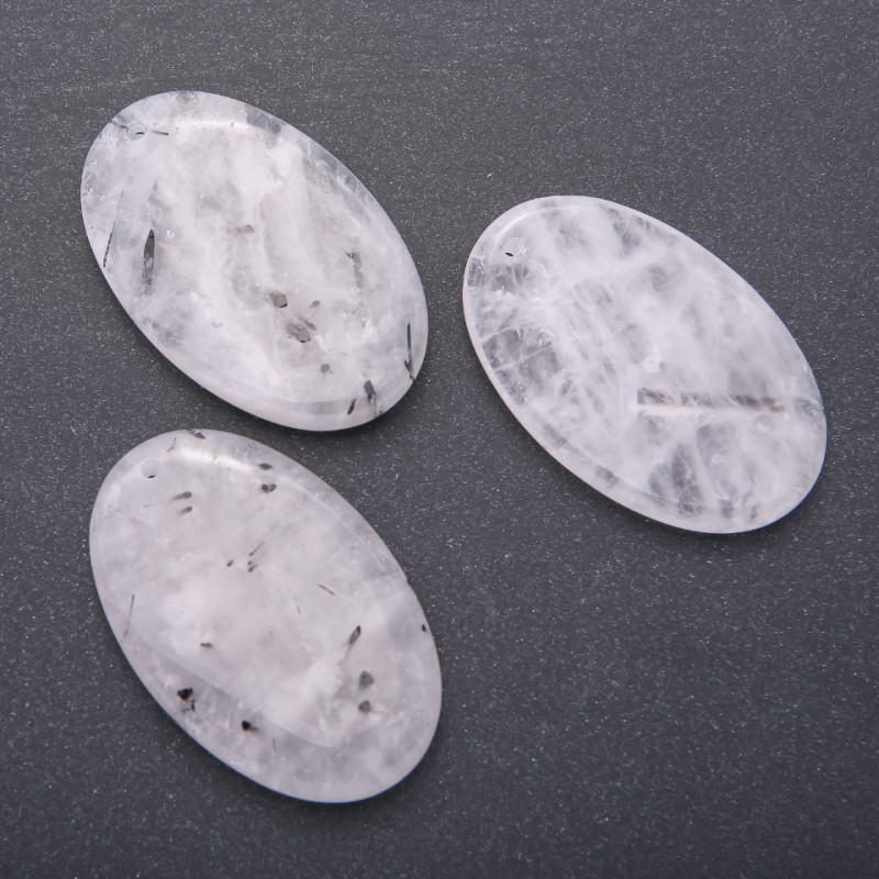 Pandantiv din cuarț natural cu rutilit – oval, 55×35 mm (±)