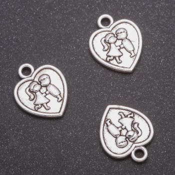 Pandantiv inimă, dimensiuni 16×13 mm, greutate aproximativă 20 g, pachet de 17 buc.