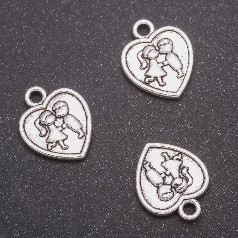 Pandantiv inimă, dimensiuni 16×13 mm, greutate aproximativă 20 g, pachet de 17 buc.