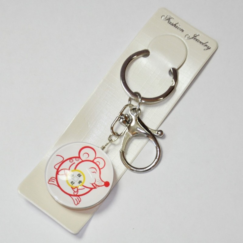 Breloc Misha, diametrul de 3,5 cm, lungime 9 cm