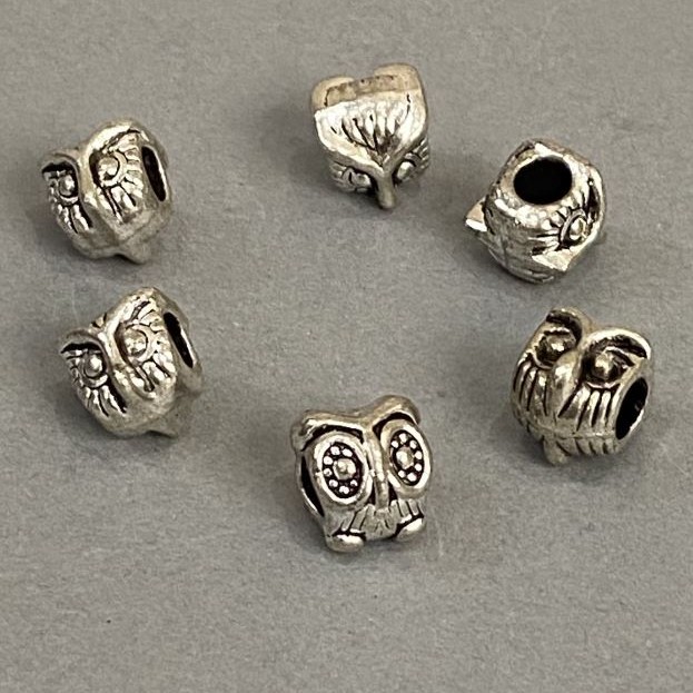 Mărgea-șarm Pandora, bufniță, gri deschis, metal, d1-10 mm, d2-5 mm, set de 7 buc