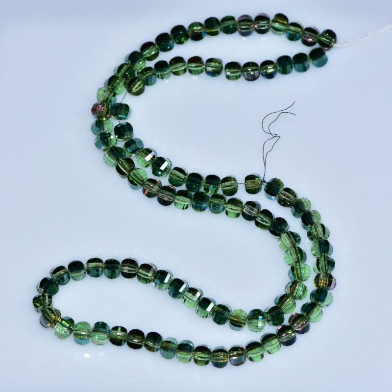 Mărgele de cristal verzi în stil Swarovski, bile sferice, fațetate, cu luciu benzină, diametrul 5×4 mm, lungime șnur 48 cm