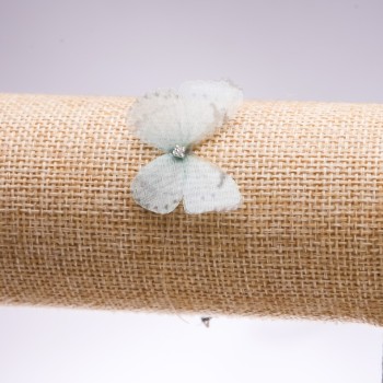 Brățară-choker pe fir de silicon invizibil, cu pandantiv în formă de fluture (organza), de culoare albastru deschis, diametru 33×27 mm, lungime 16–20 cm