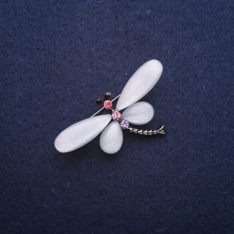 Broșă Libelulă albă 45×25 mm