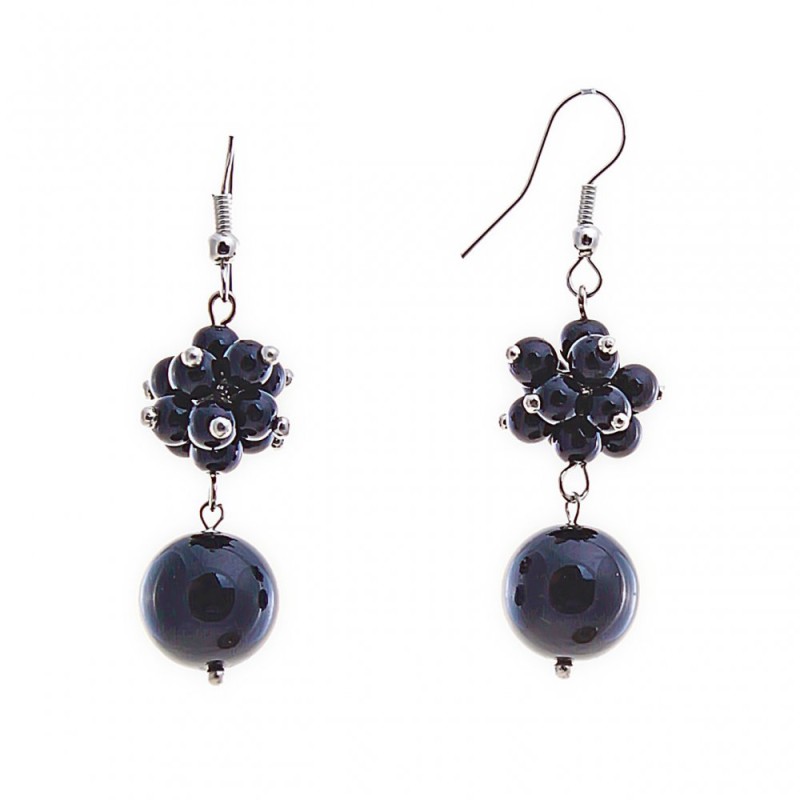 Cercei atârnați cu agate negre, mici și mari, metal în nuanță argintie, 40 mm