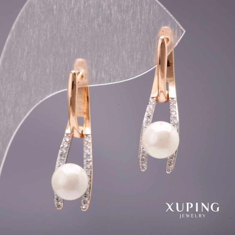 Cercei Xuping cu perle Mallorca, culoare albă, 28×8 mm, placare cu aur 18K