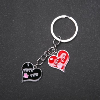 Breloc inimioare în culoare argintie