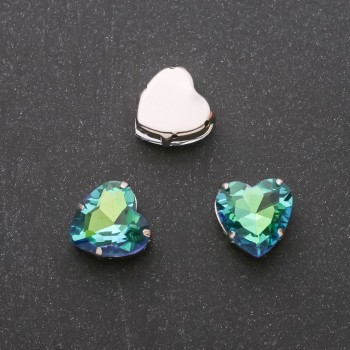 Preț per pachet /10 buc. Cristal cusut în formă de inimă, cu tijă, 12 mm verde-azuriu