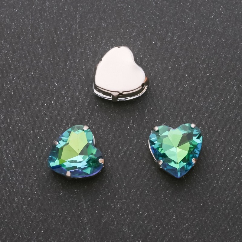 Preț per pachet /10 buc. Cristal cusut în formă de inimă, cu tijă, 12 mm verde-azuriu