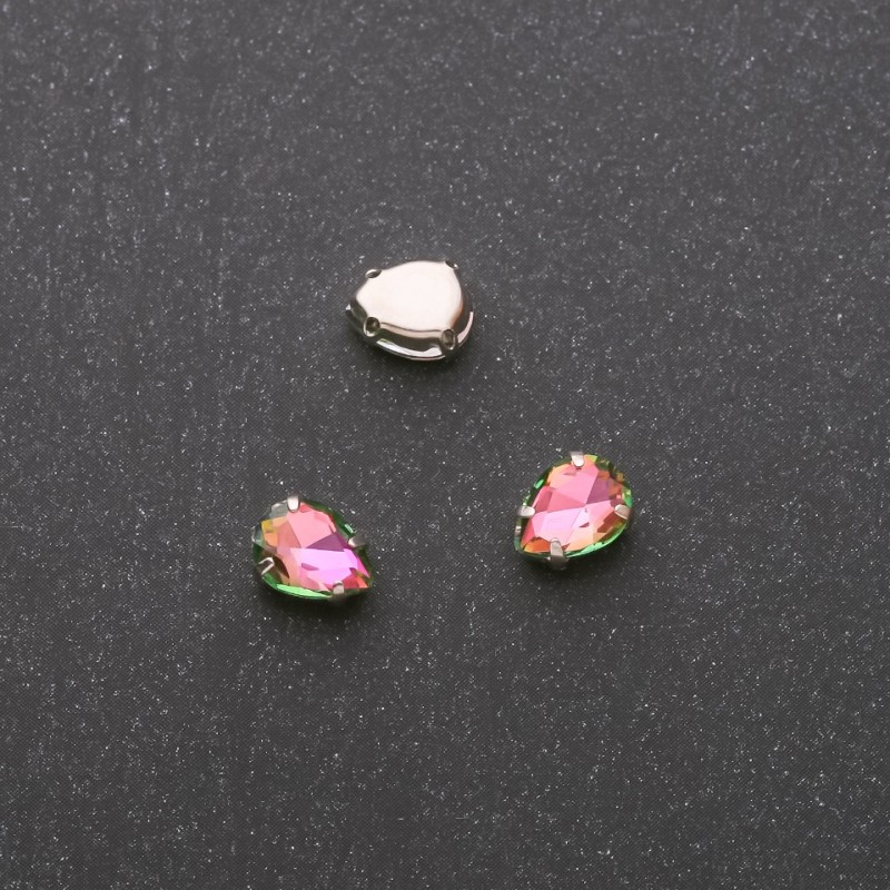 Preț per pachet /10 buc. Cristal cusut în suport în formă de picătură, 6x8 mm roz-verde