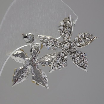 Cercei stud Floare, cu strasuri albe, metal în nuanță argintie, 2,5 cm