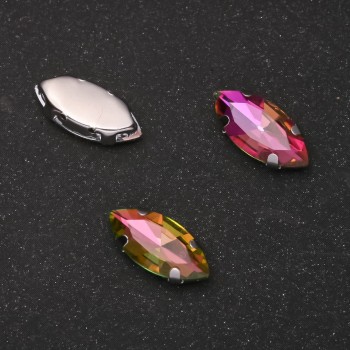 Preț per pachet /10 buc. Cristal cusut în capă ovală 9x18 mm roz-verde