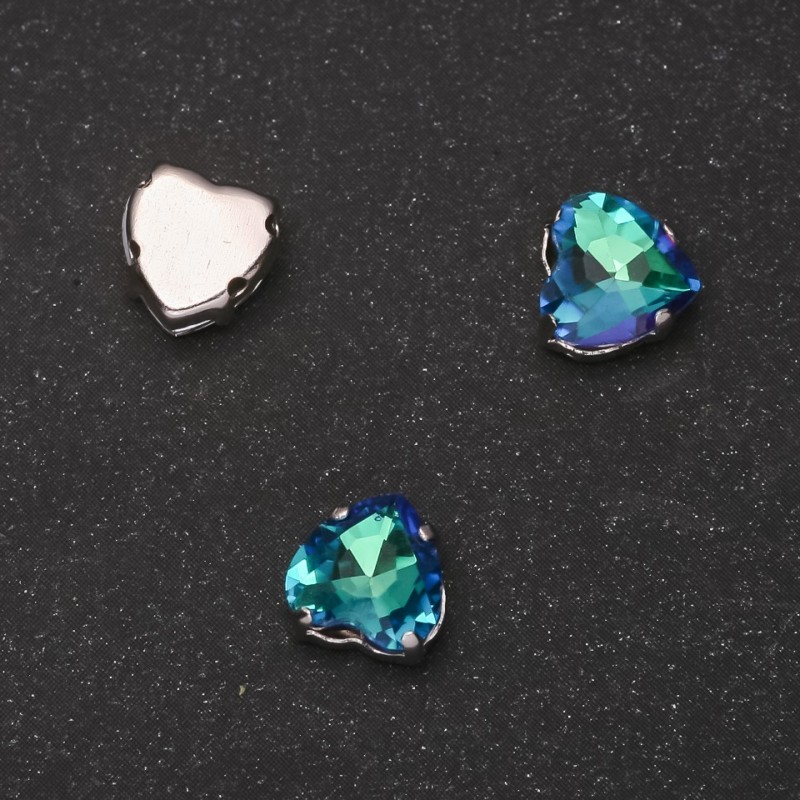 Preț per pachet / 10 buc. Cristal cusut în formă de inimă, 8 mm, verde-azuriu