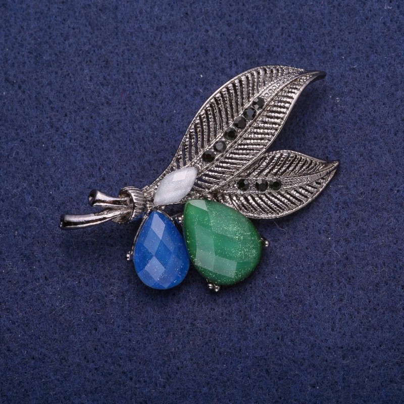 Broșă Frunzulițe cu cristale, metal argintiu 41×51 mm
