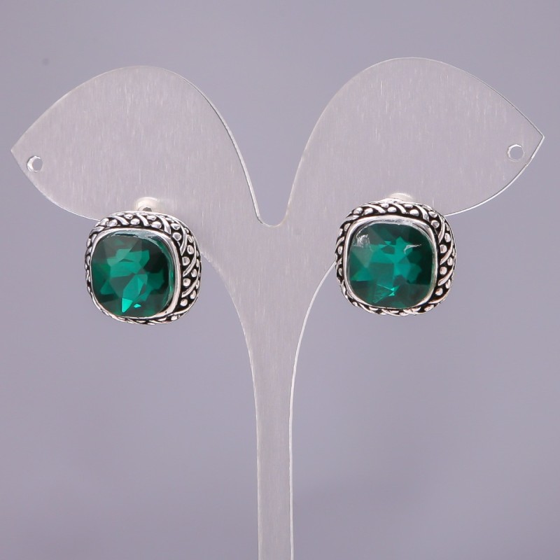 Cercei cu știft, cristal verde pătrat, 1,5 cm