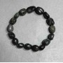 Brățară din piatră naturală serafinit pe elastic, mărgele șlefuite, diametrul aproximativ 10–12 mm, lungimea 18 cm